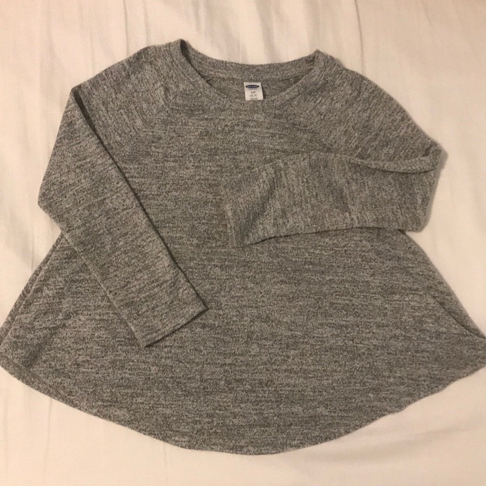 Grey Old Navy long sleeve girls top